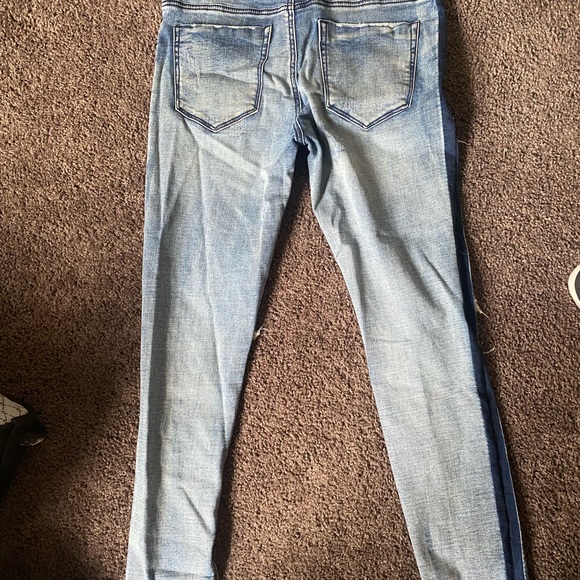 Skinny ripped jeans - Picture 2 of 5